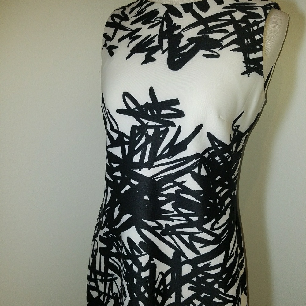Just Taylor Size 10 scuba material dress.
